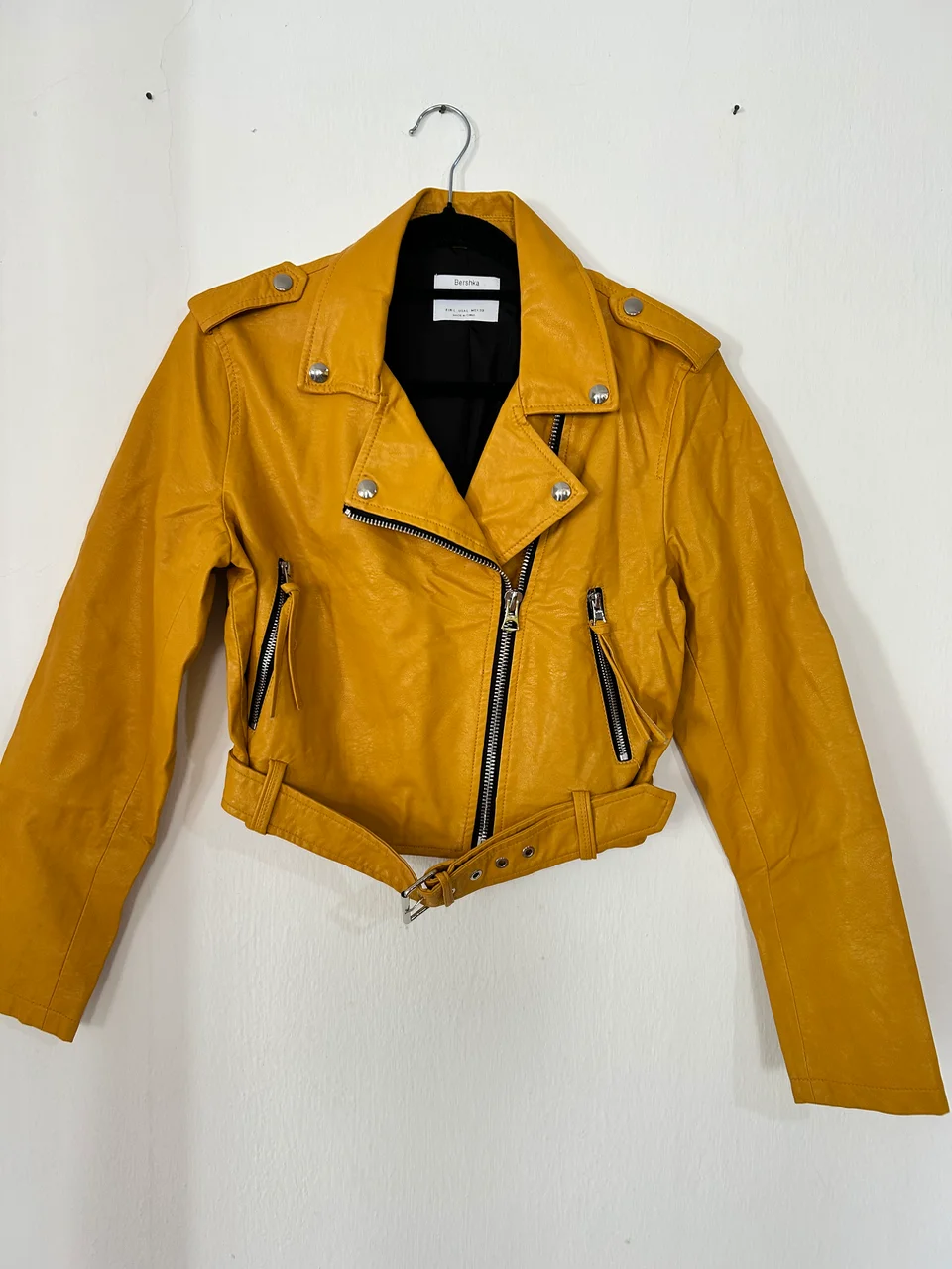 Campera Bershka · Talle L