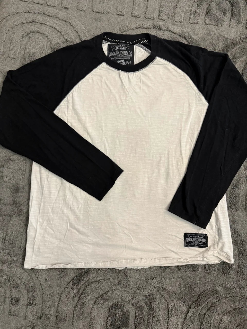 Remera Broken threads - imagen 1