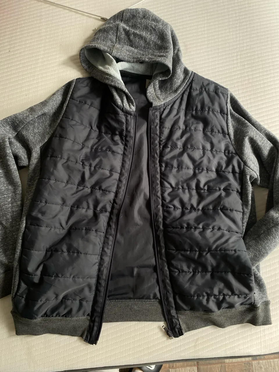 Campera A ≠ - imagen 1