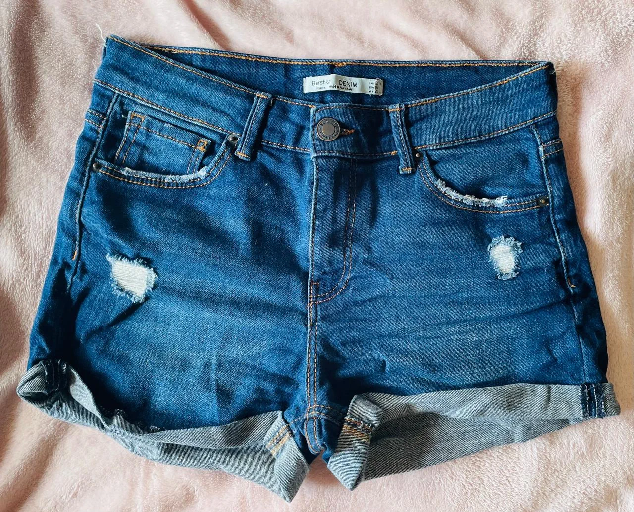 Short Bershka · Talle EU 36