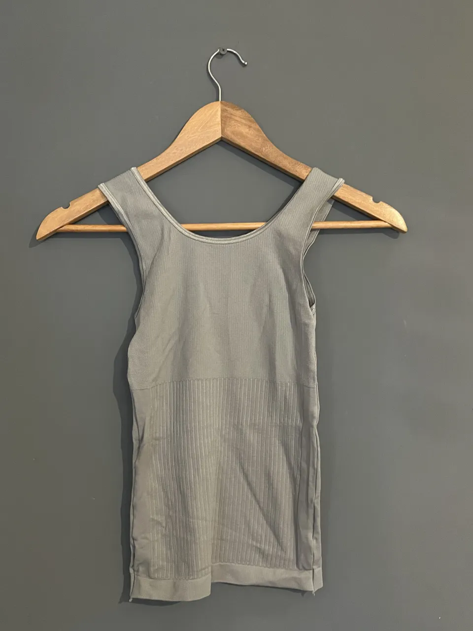 Musculosa A ≠ - imagen 1