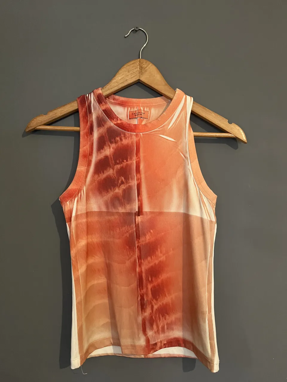 Musculosa A ≠ - imagen 1