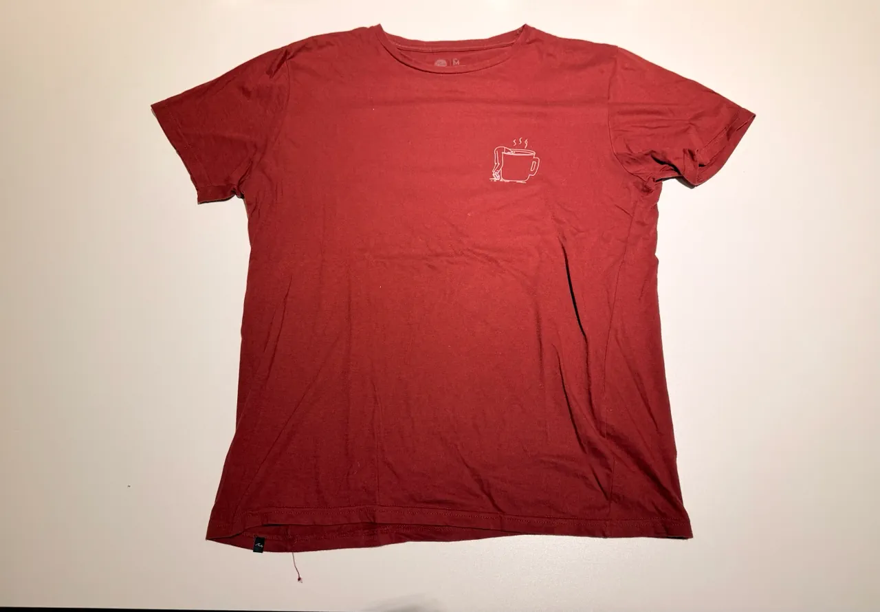 Remera Underwave · Talle M