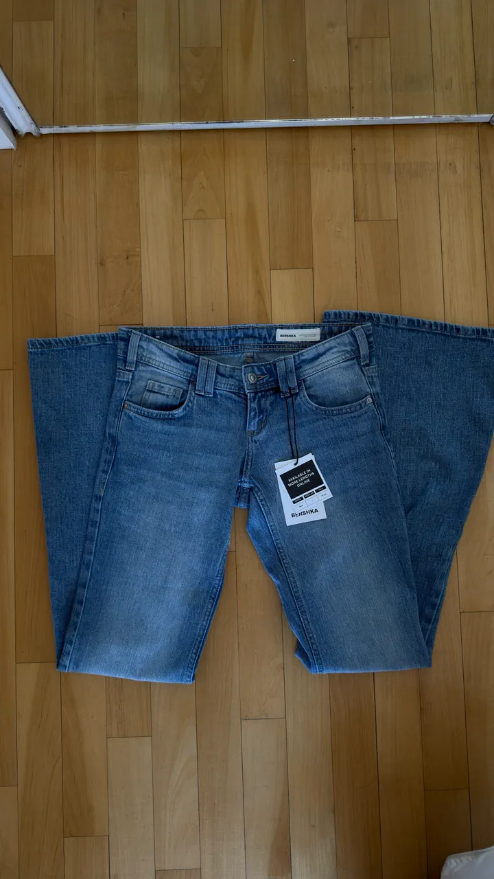 Bershka · Talle EU 32