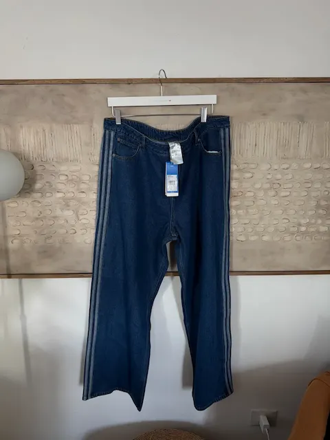 adidas · Talle US 40