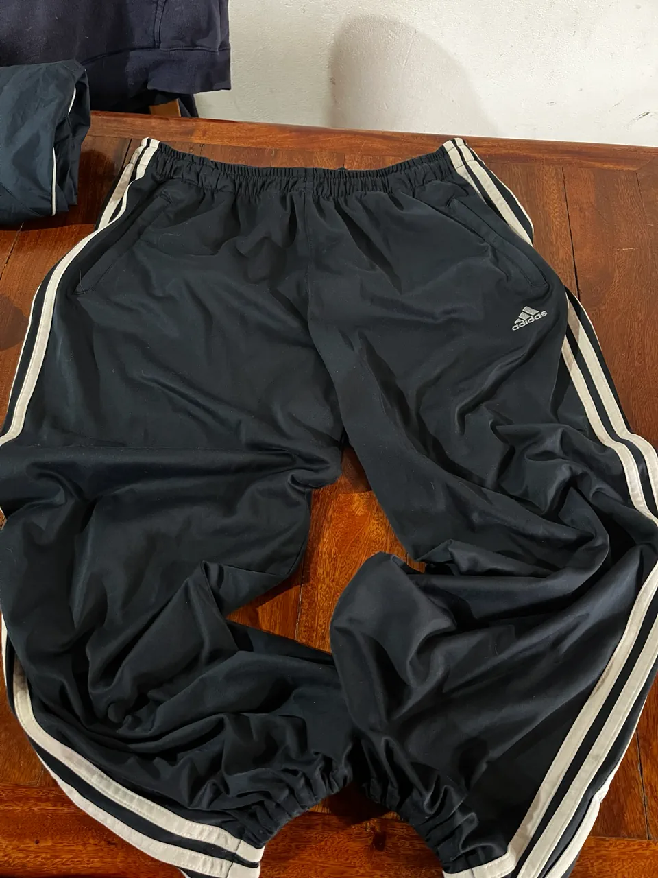 Pantalón adidas - imagen 1