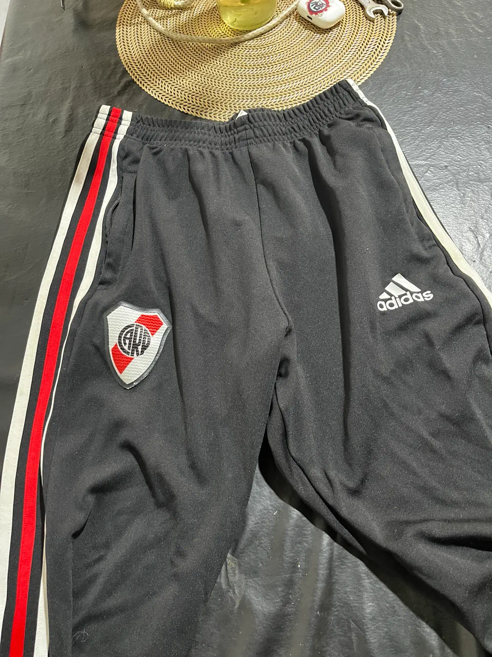 Pantalón adidas - imagen 1