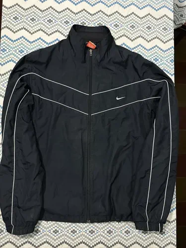 Rompeviento Nike · Talle L