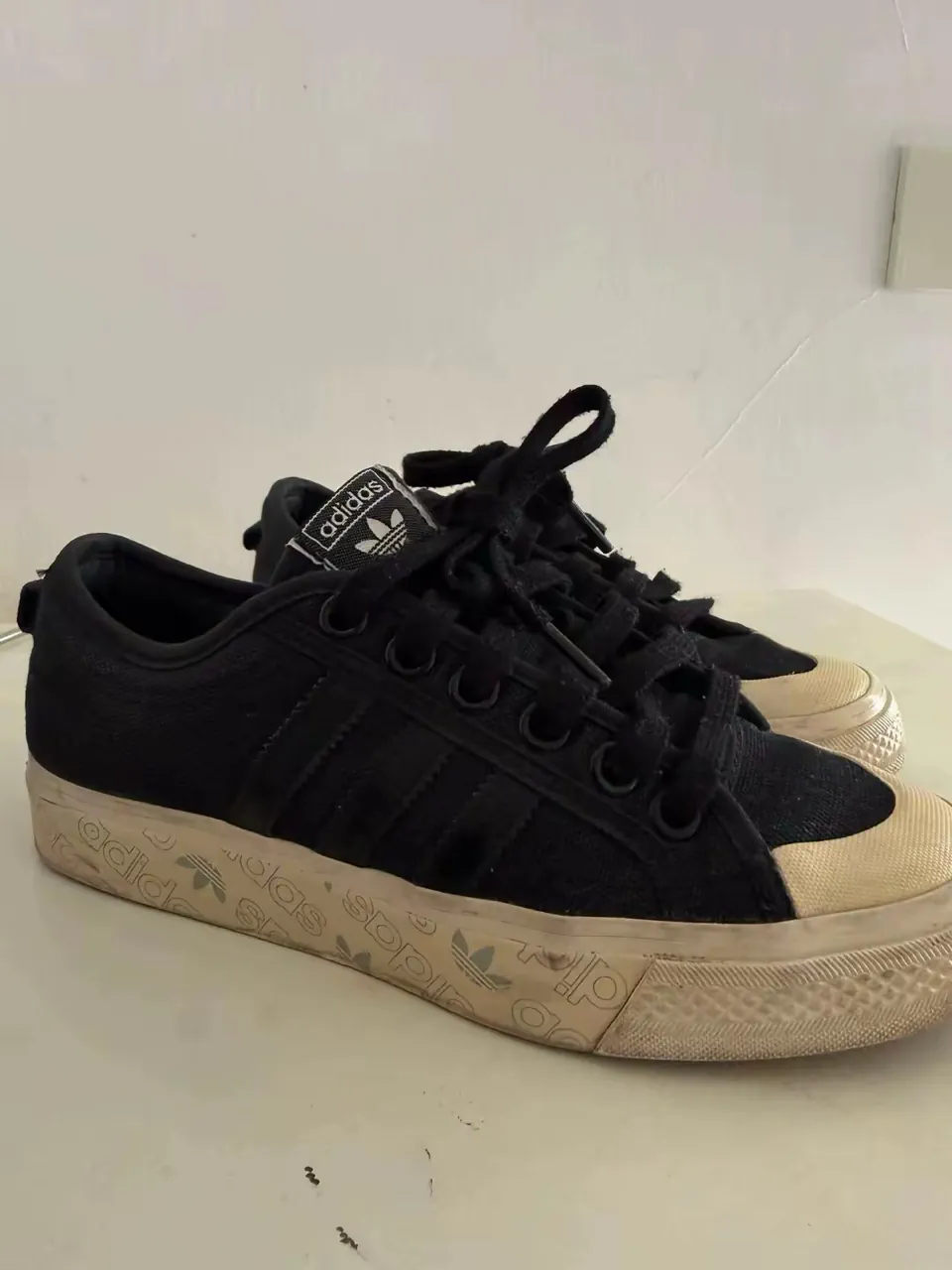 adidas · Talle AR 37