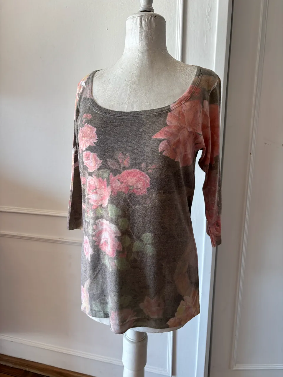 Remera Zhoue · Talle M