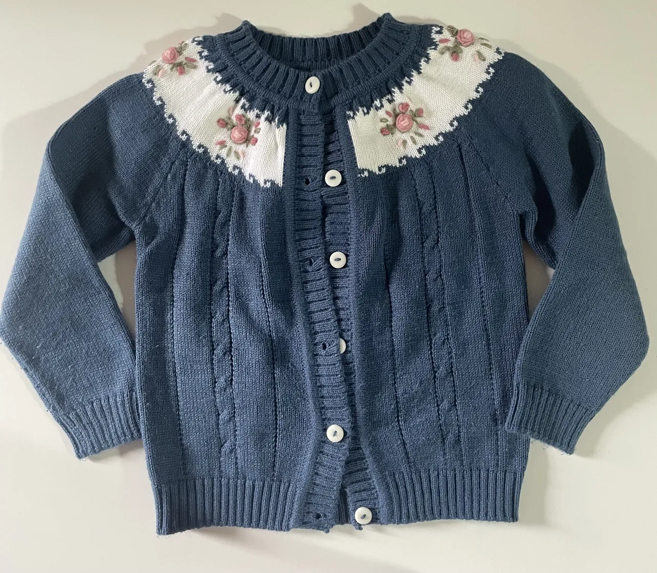 Sweater de cuello redondo Sin marca · Talle 4 años / 104 cm