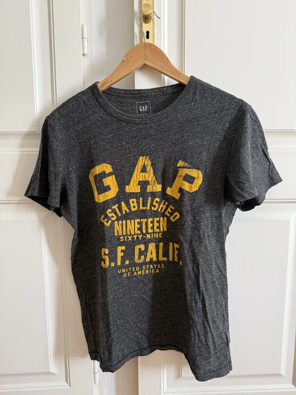 Remera GAP · Talle XS