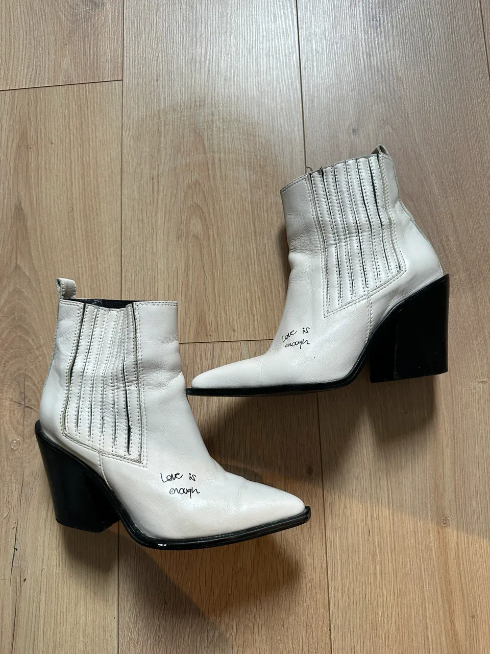 Botas Sofia Sarkany · Talle AR 36
