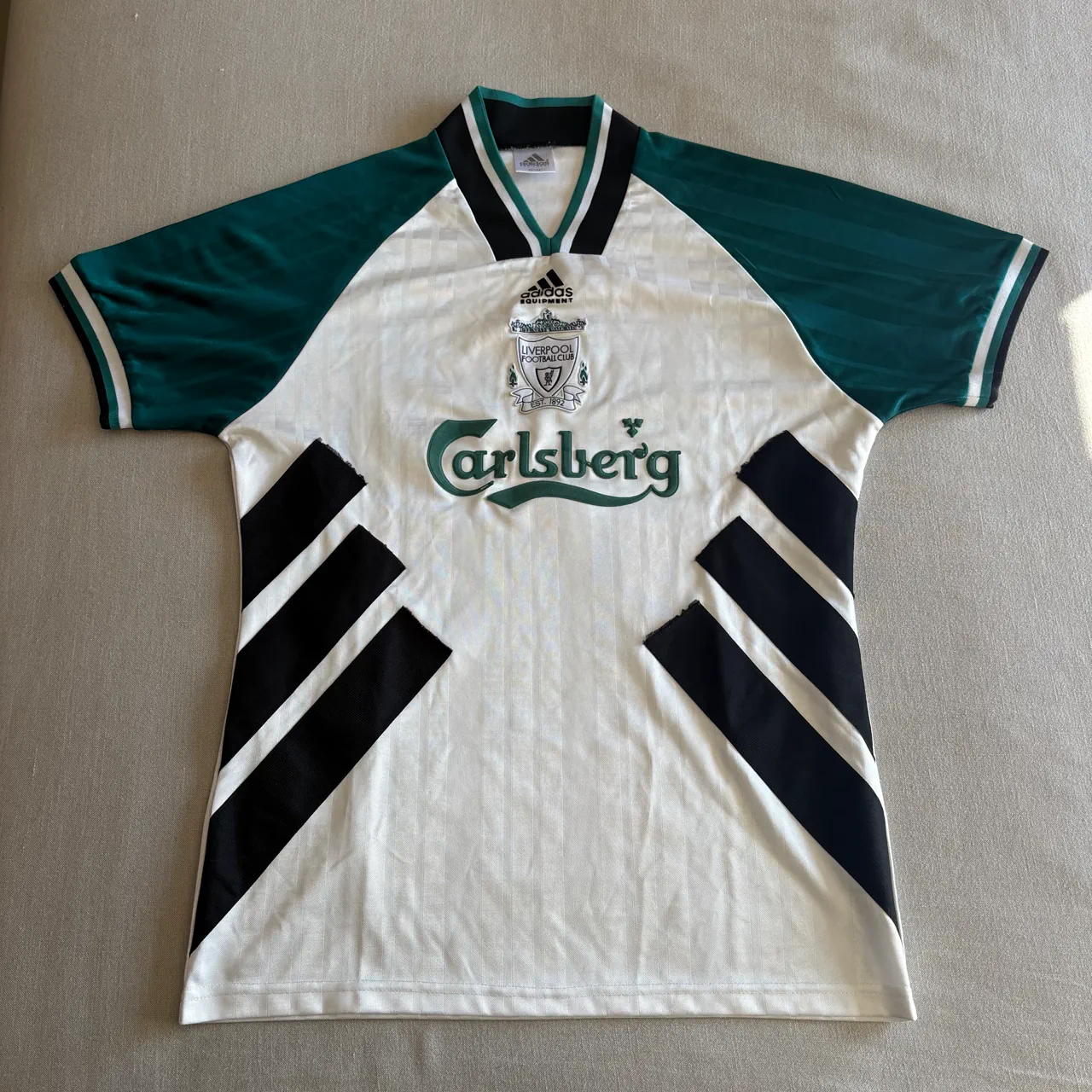 adidas · Talle L