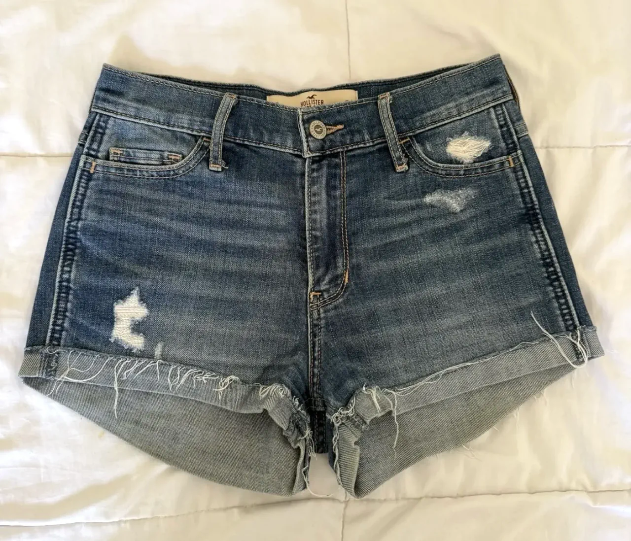 Short Hollister · Talle US 24