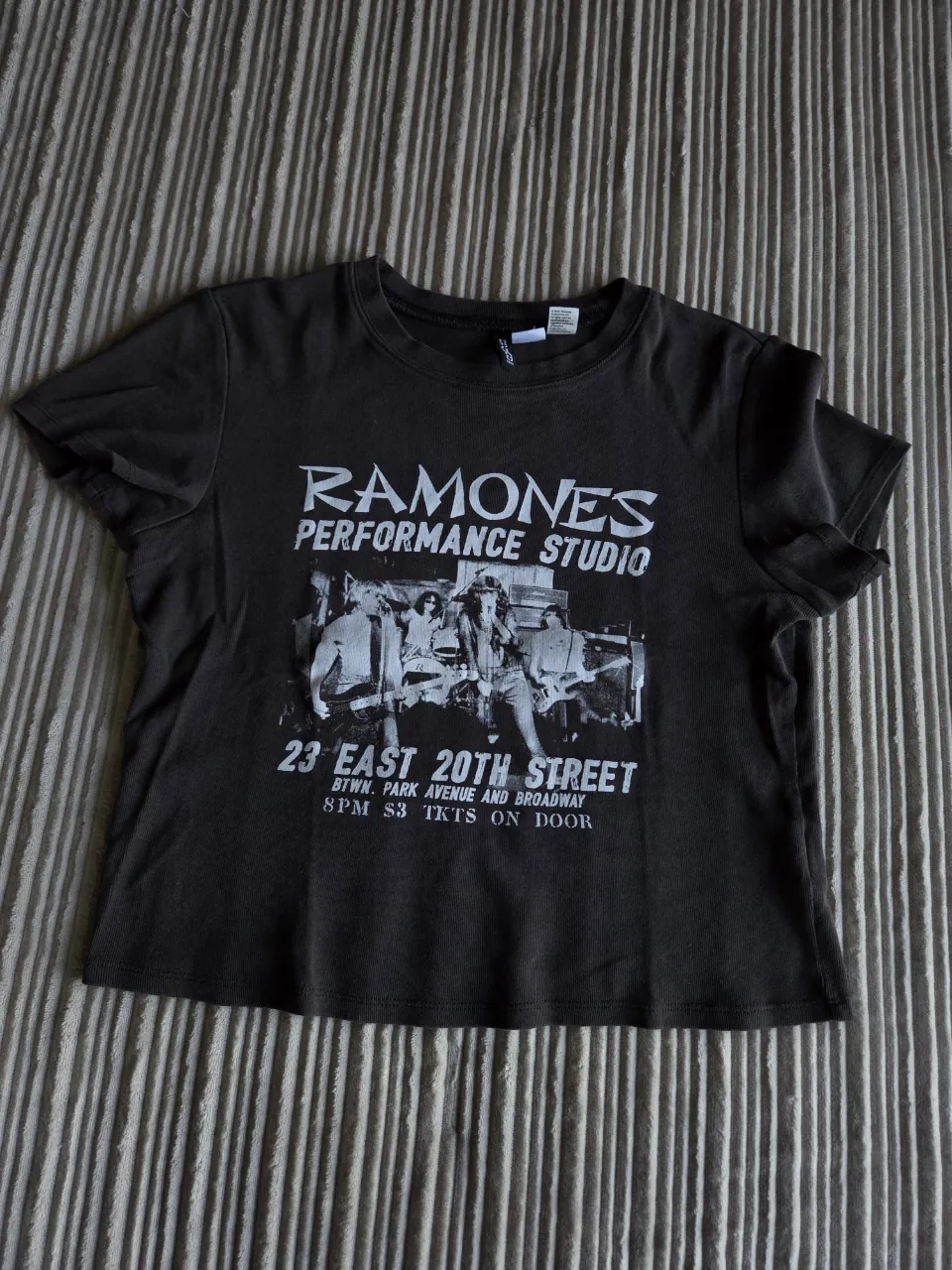 Remera Divided - imagen 1