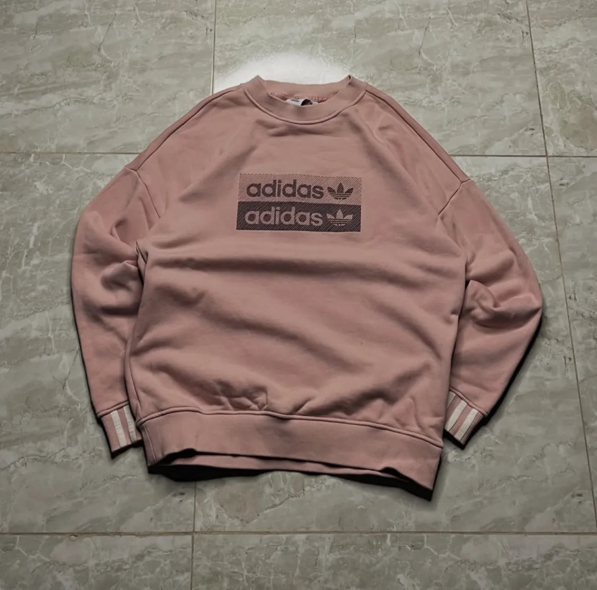 adidas · Talle L