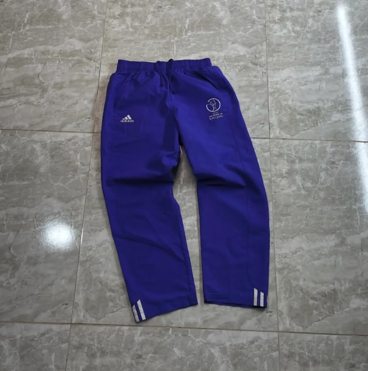 Pantalón adidas - imagen 1