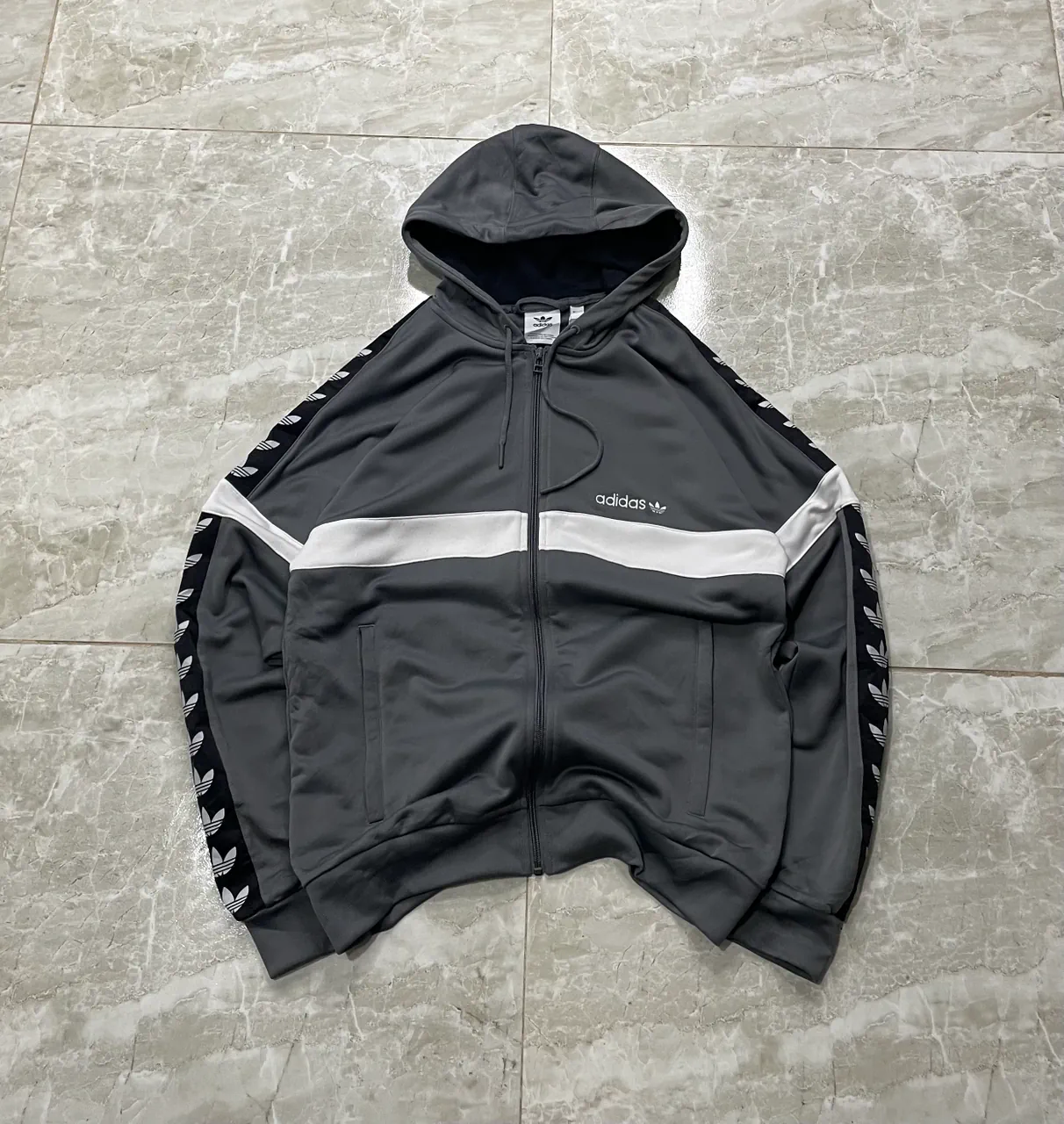 Buzo adidas - imagen 1