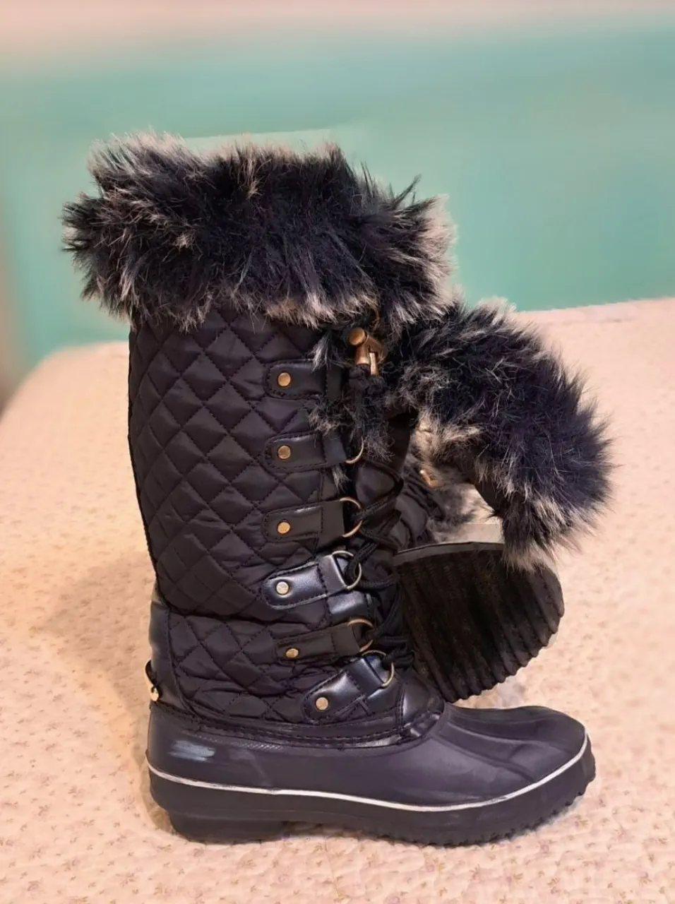 GUESS · Talle AR 37