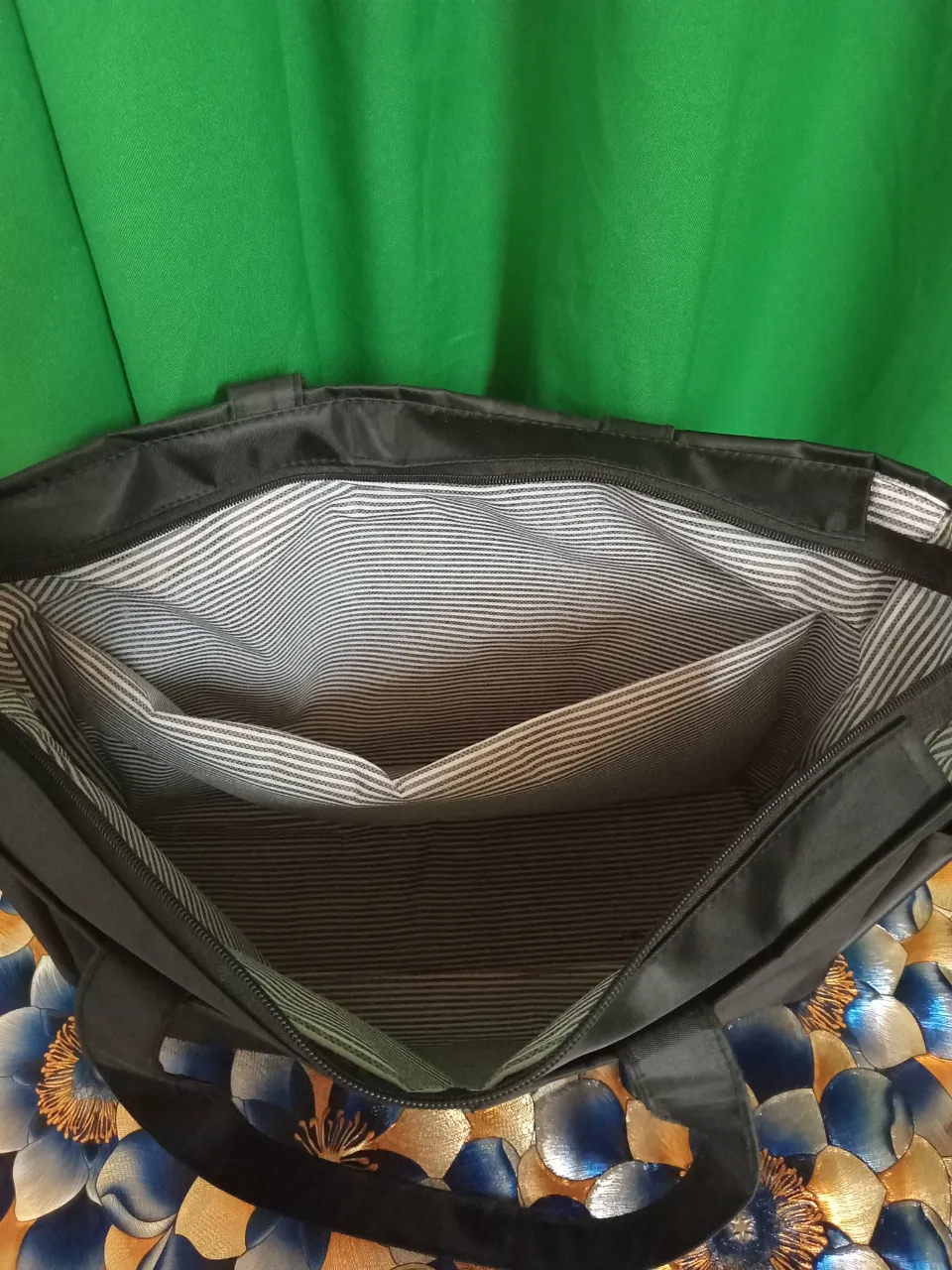 Bolso A ≠ - Vista 2