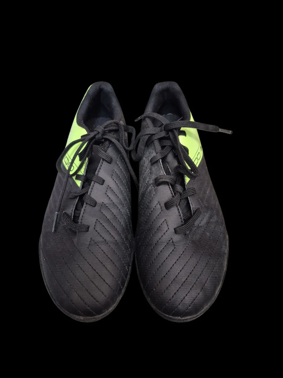 Botín de fútbol Decathlon - imagen 1