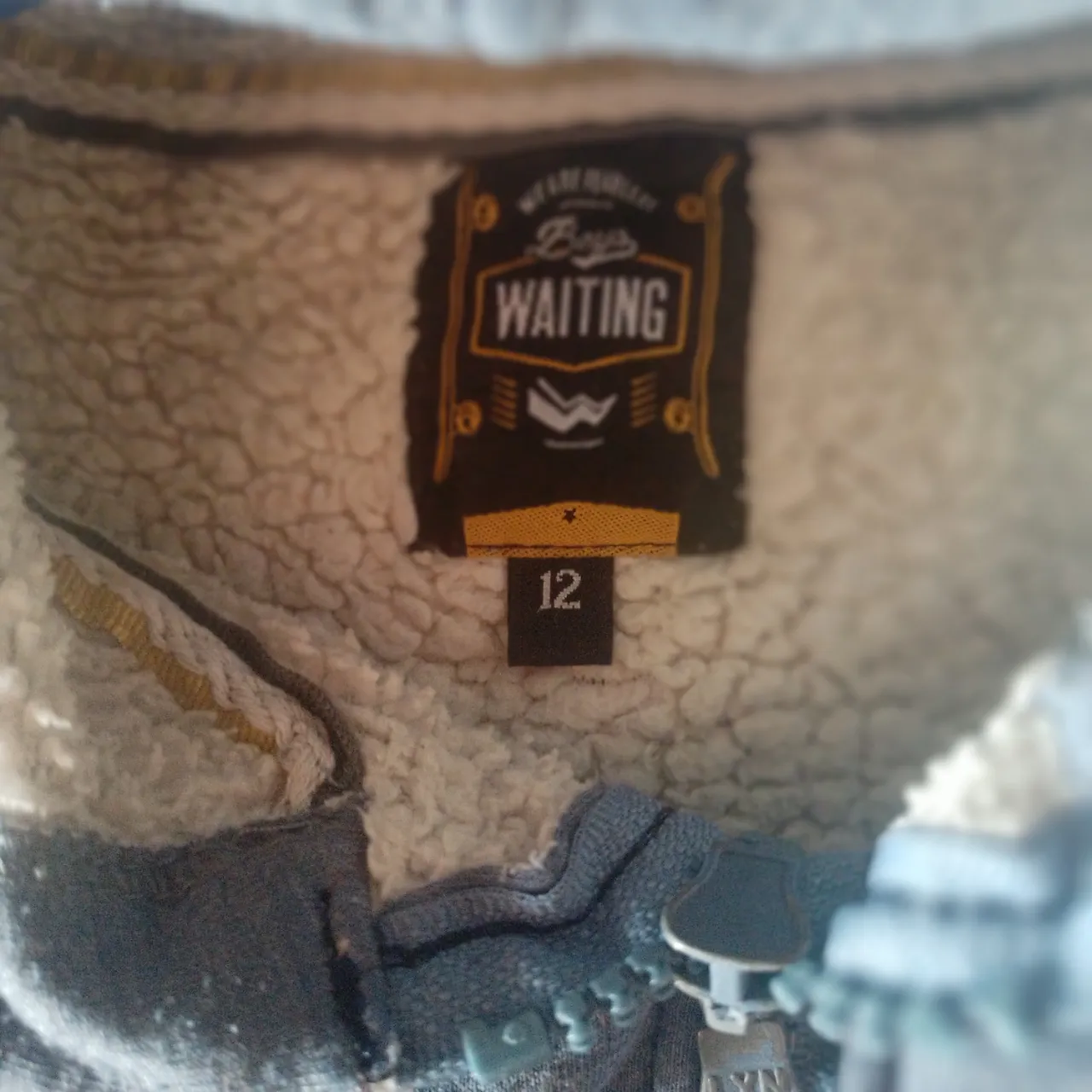 Campera de polar Waiting - imagen 1
