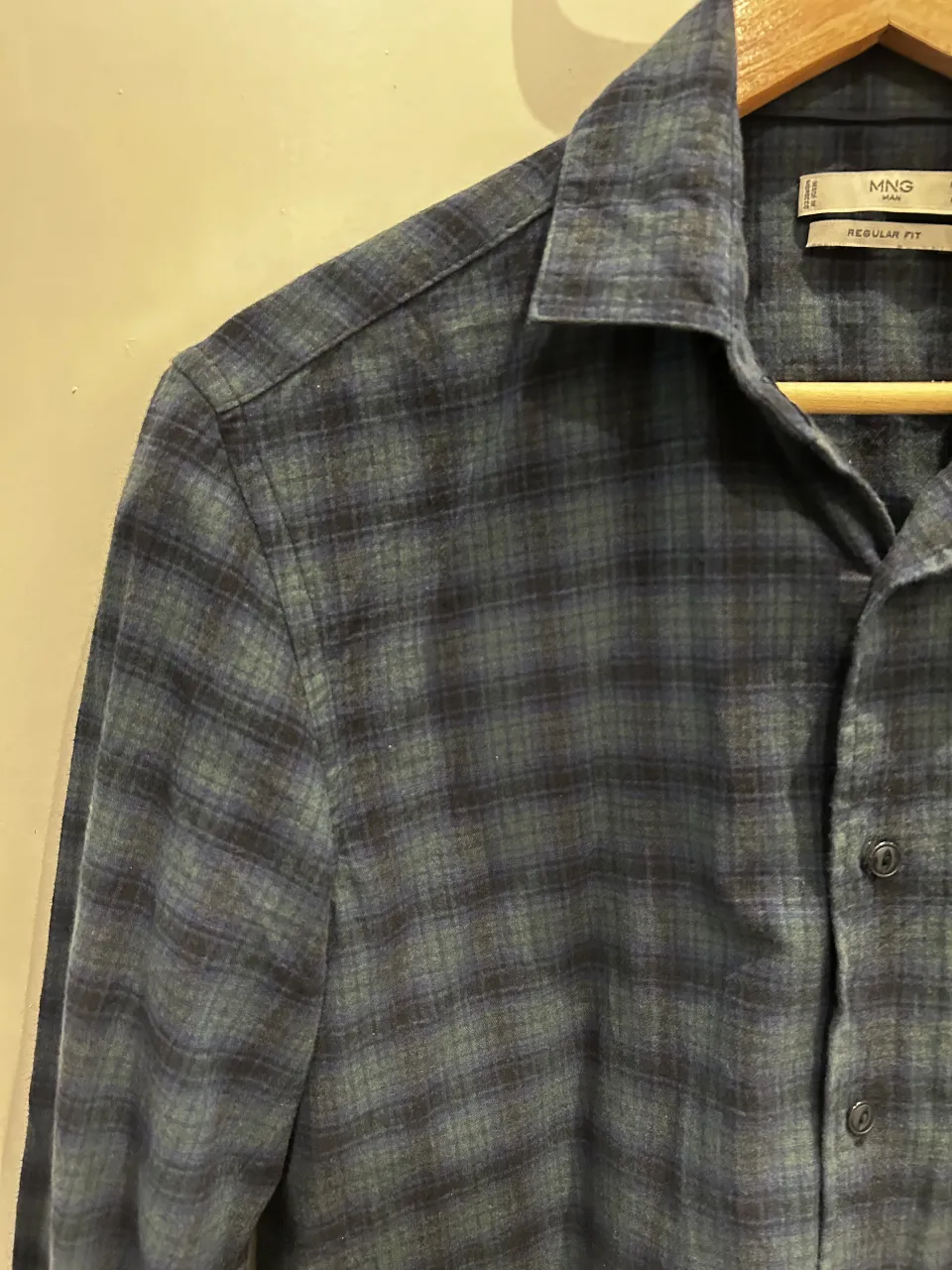 Camisa Mango - Vista 2