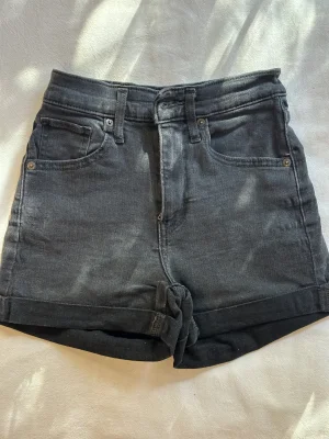 Levi's