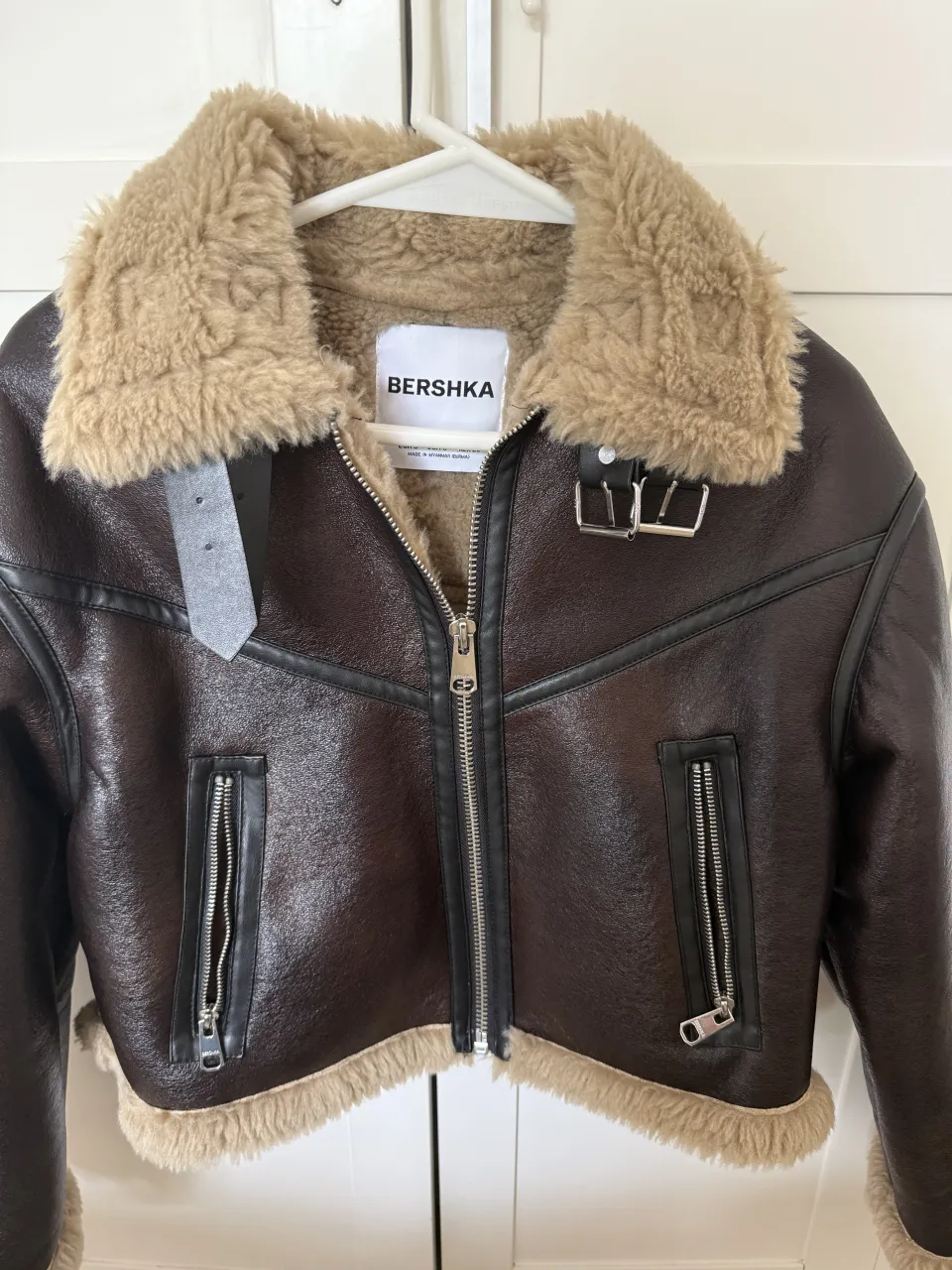 Campera Bershka - Vista 2