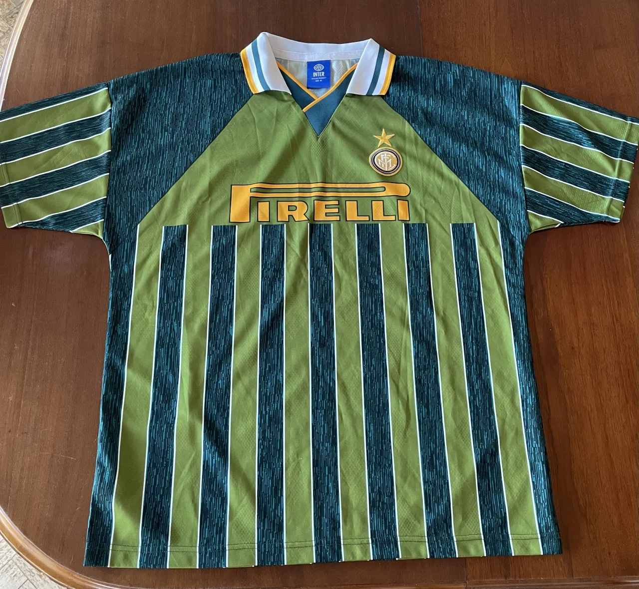 Camiseta de Fútbol Inter de Milán con el sponsor Pirelli Talle XL Original 