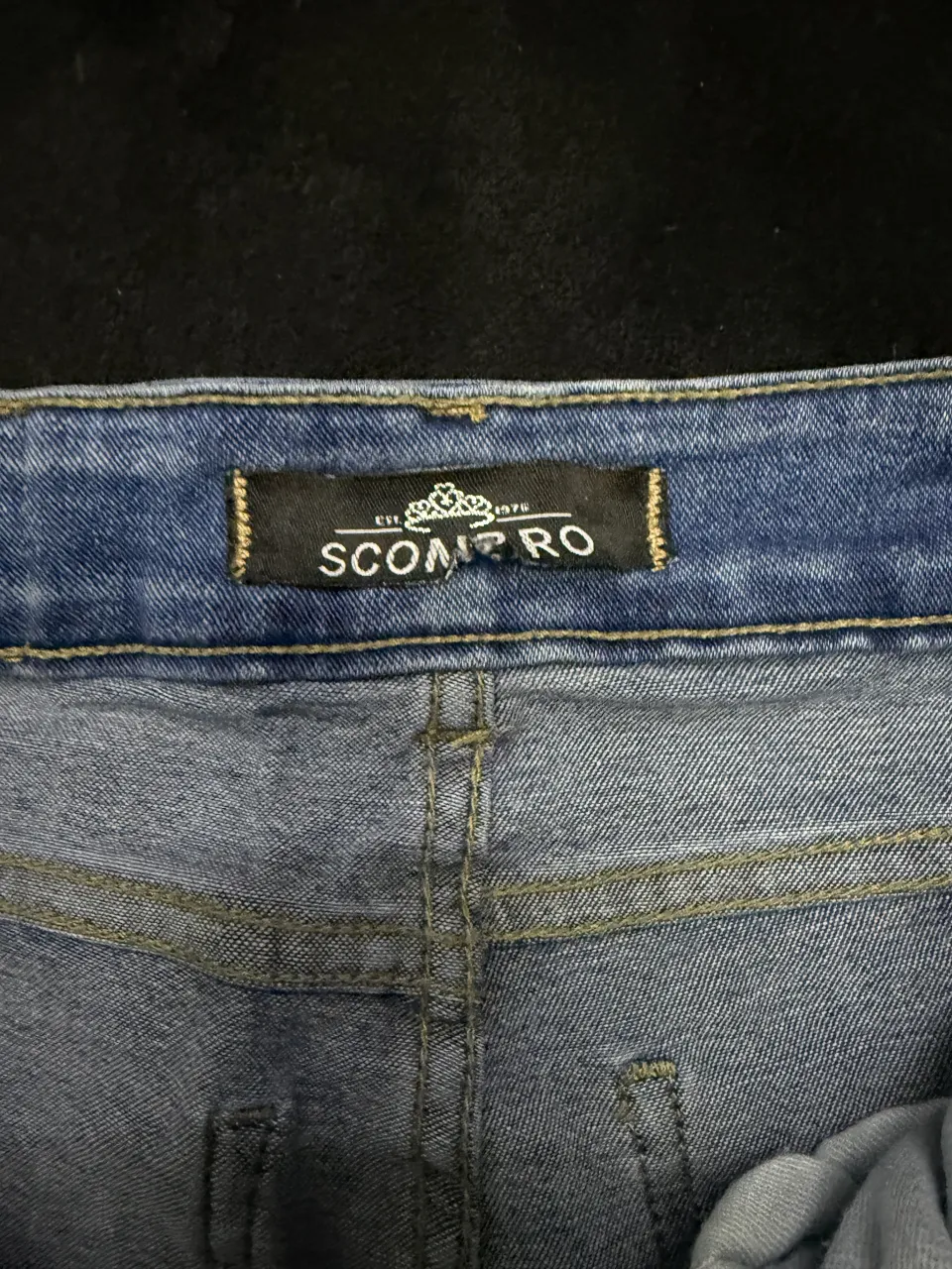 Jean Scombro - imagen 2