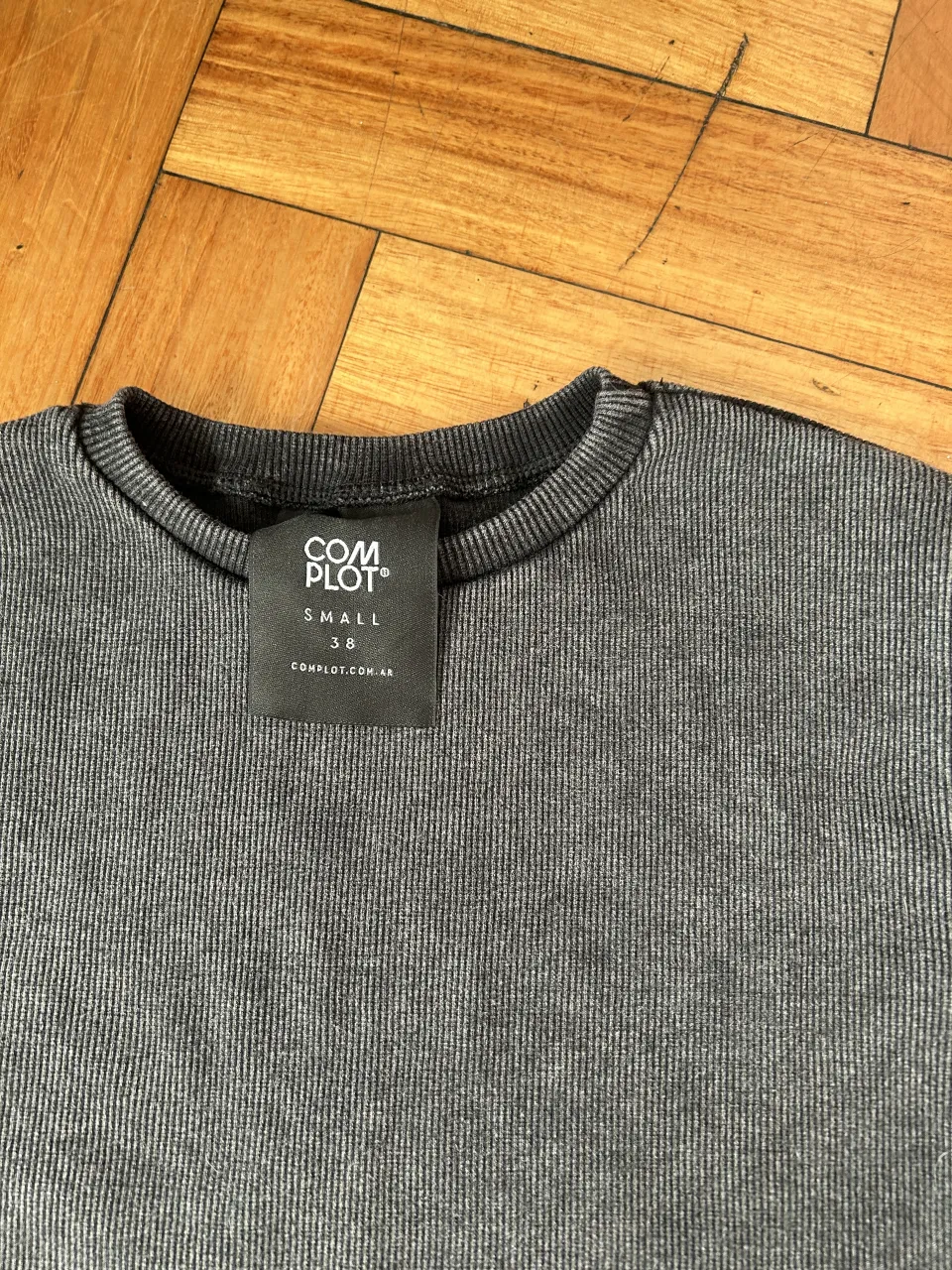 Remera Complot miniatura 2
