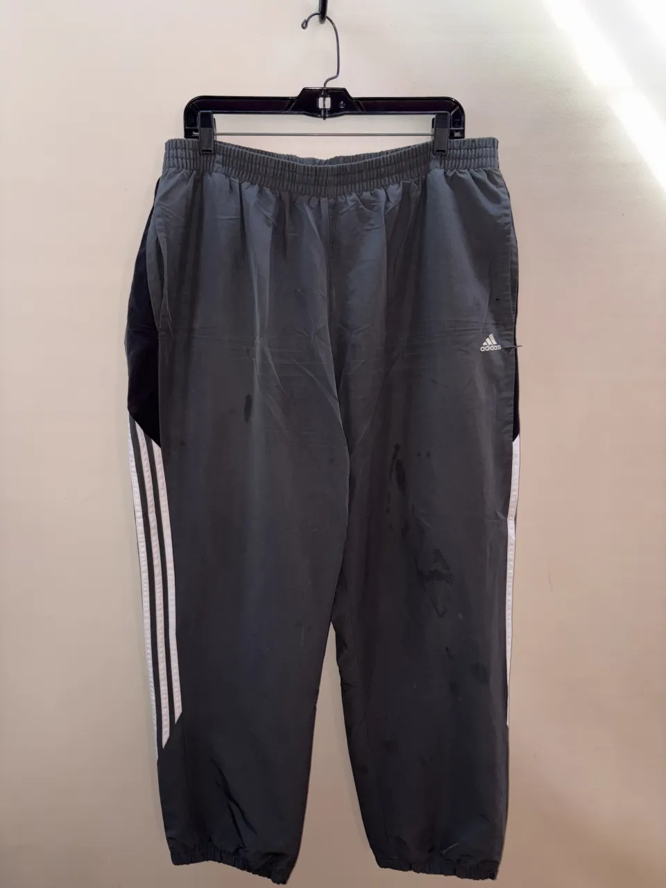Pantalón adidas - imagen 1
