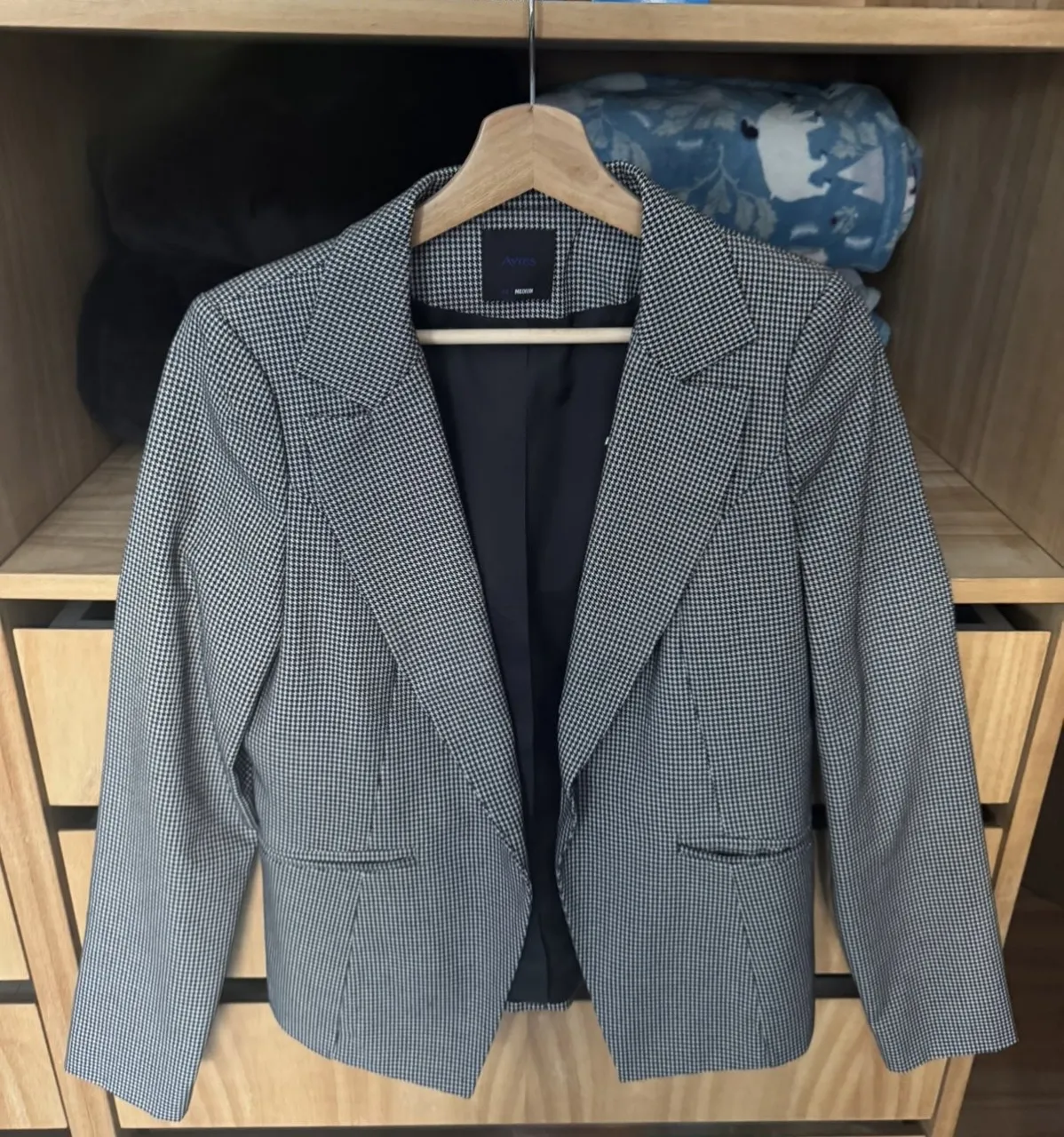 Blazer Ayres