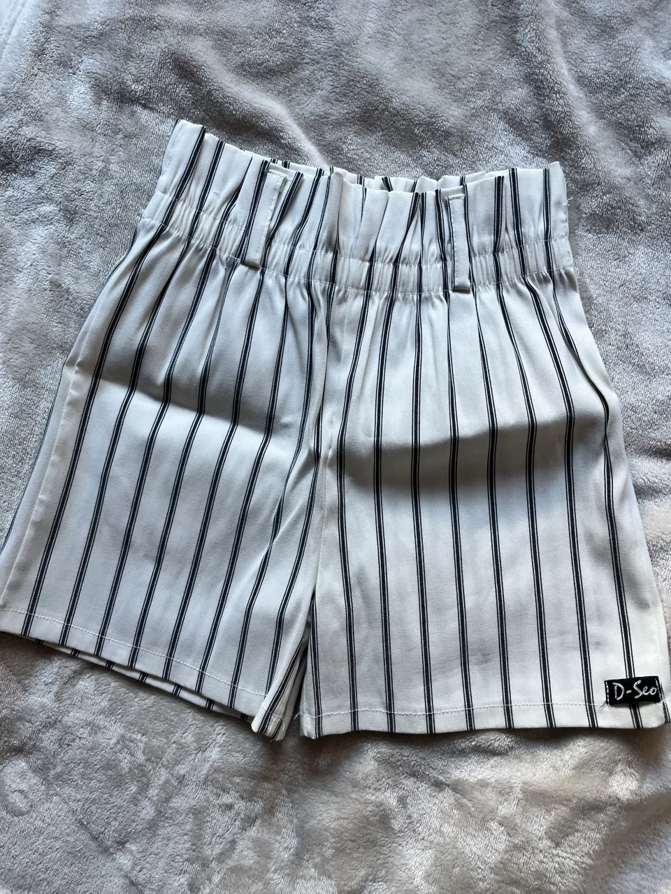 Short D-seo - imagen 2