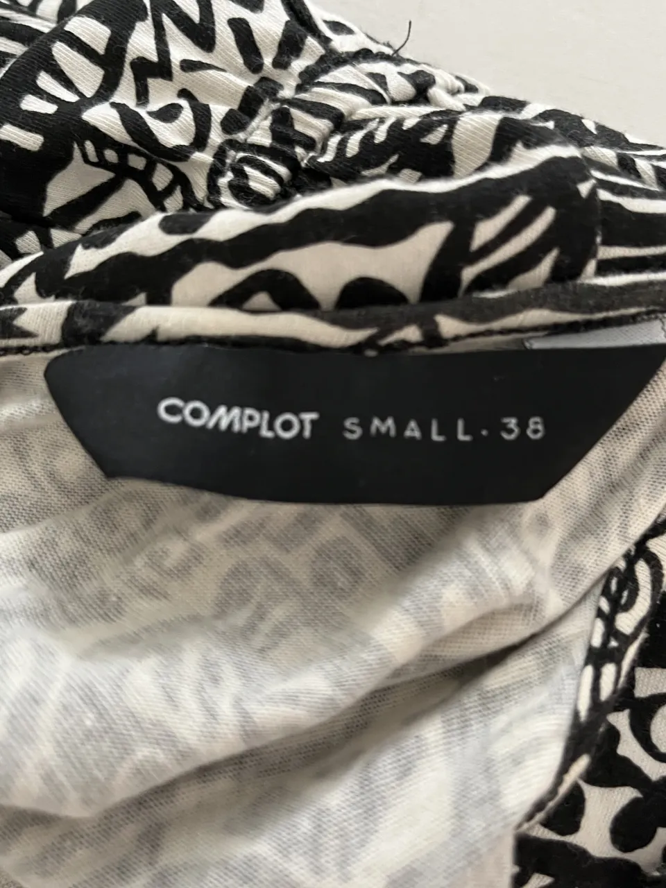 Mono Complot - imagen 3