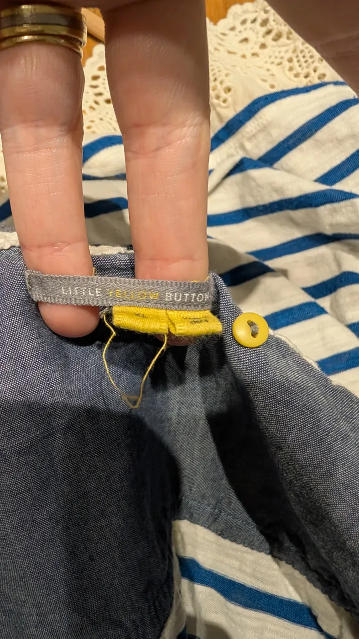 Remera Little yellow button miniatura 6