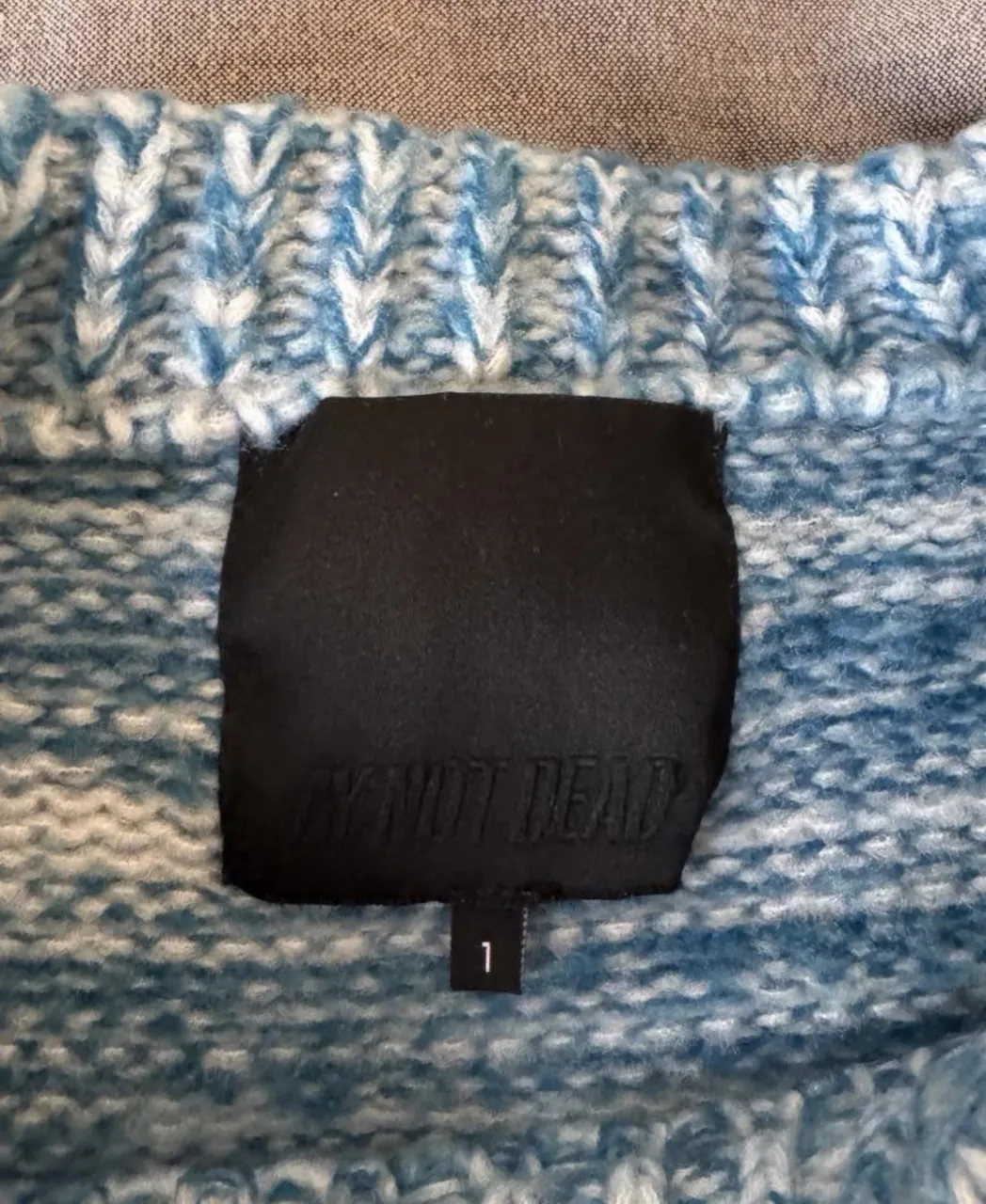 Sweater Ay Not Dead - imagen 2