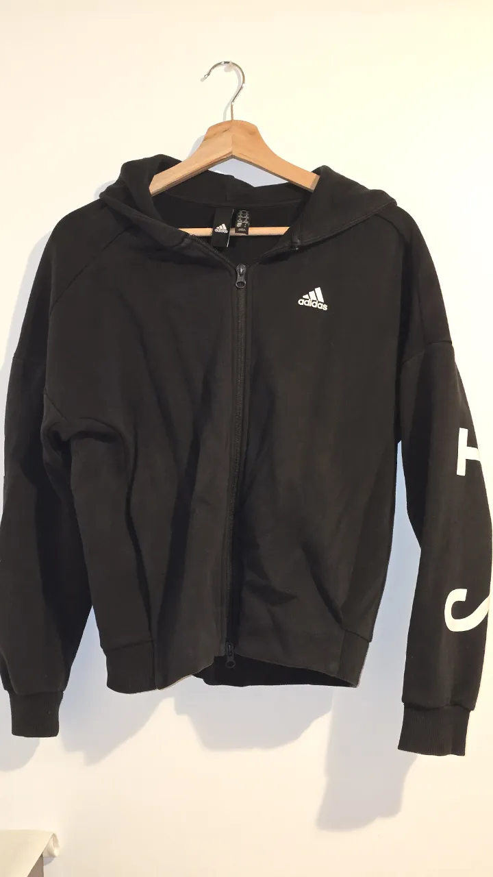 Buzo adidas
