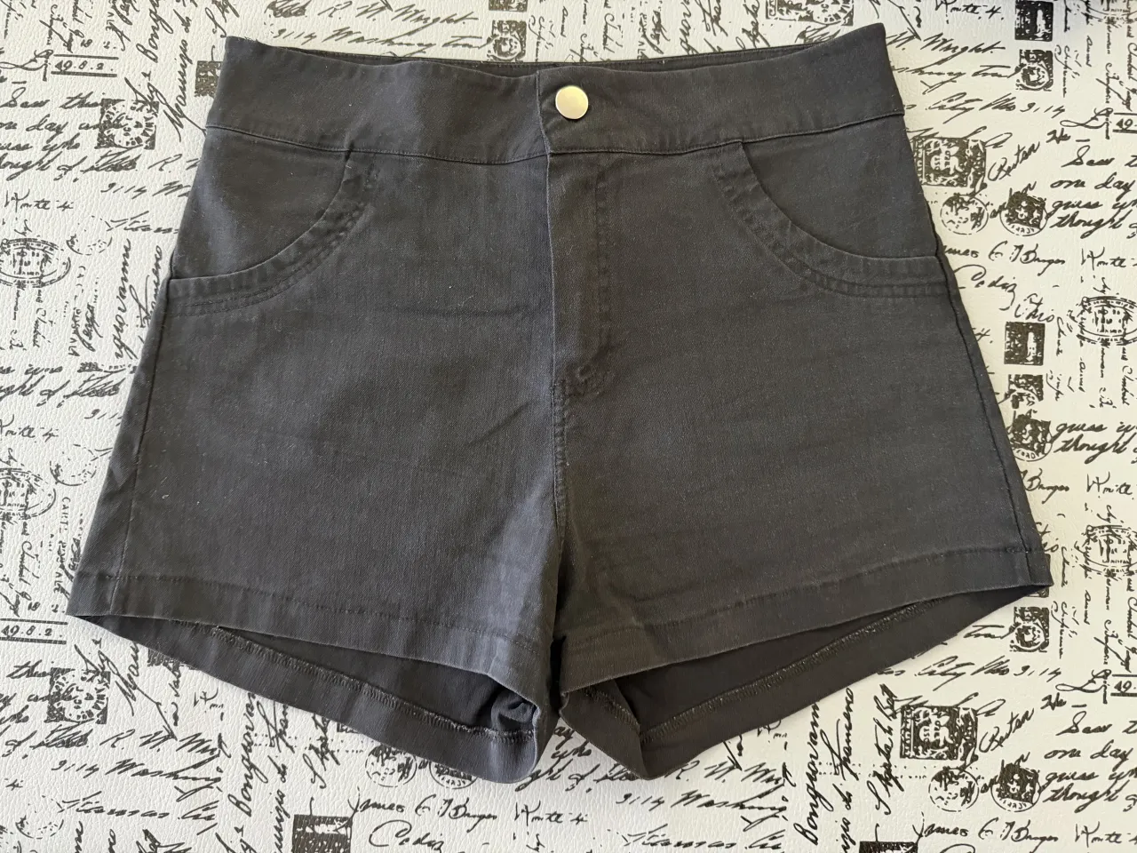 Short Another - imagen 1