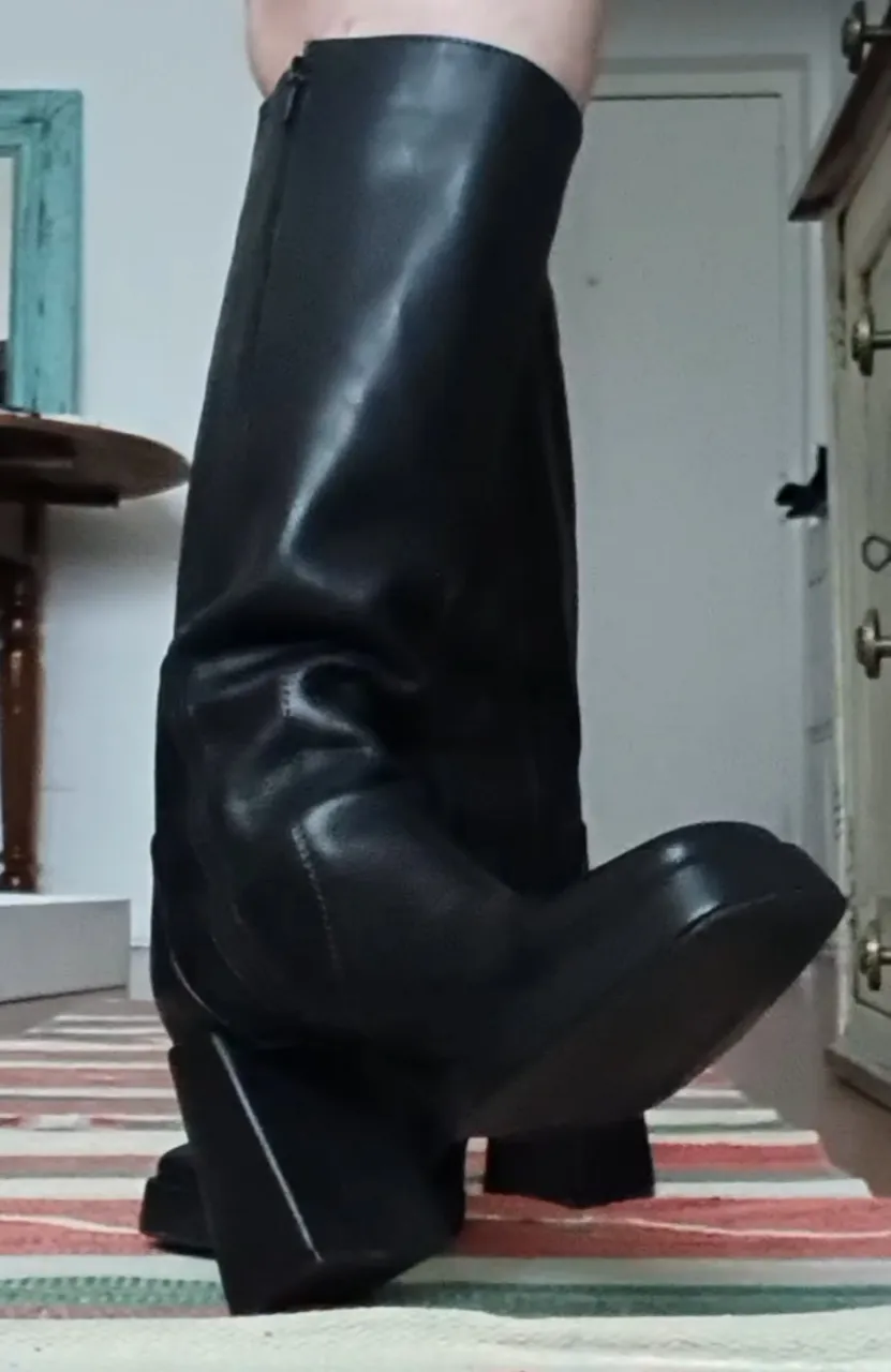 Botas LUBOLOQUE - Vista 2