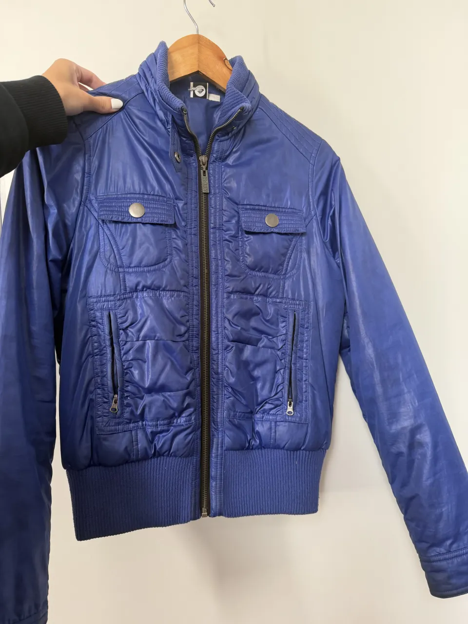 Campera azul con cierre central. marca Roxy talle S