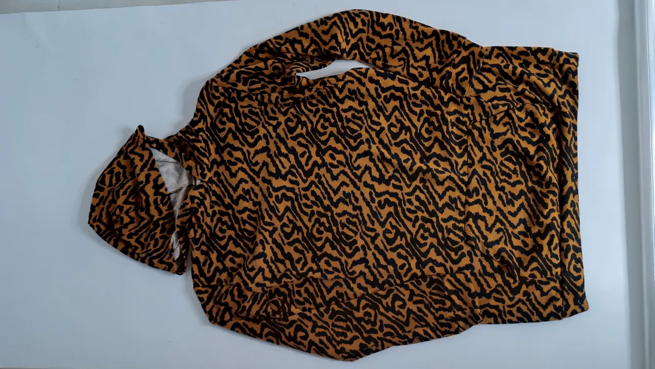 Buzo Ropa de diseño - imagen 4