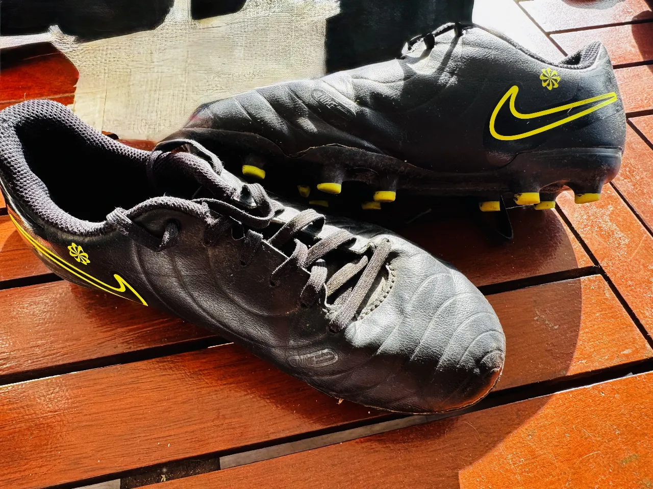 Botín de fútbol Nike - imagen 2