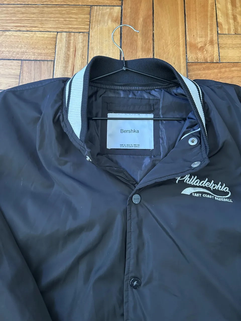 Campera Bershka - Vista 2