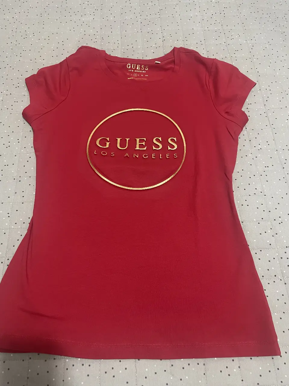 Remera GUESS - imagen 1