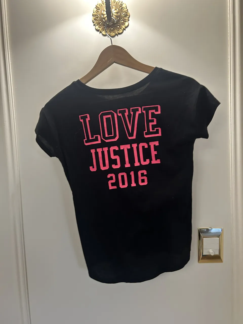 Remera Justice - Vista 3