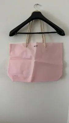 DKNY