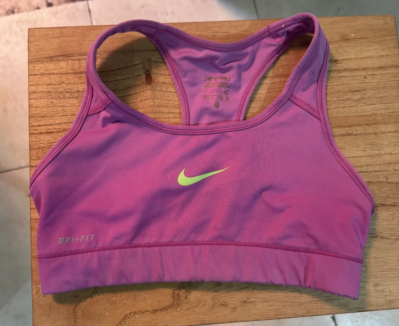Top Nike - imagen 1